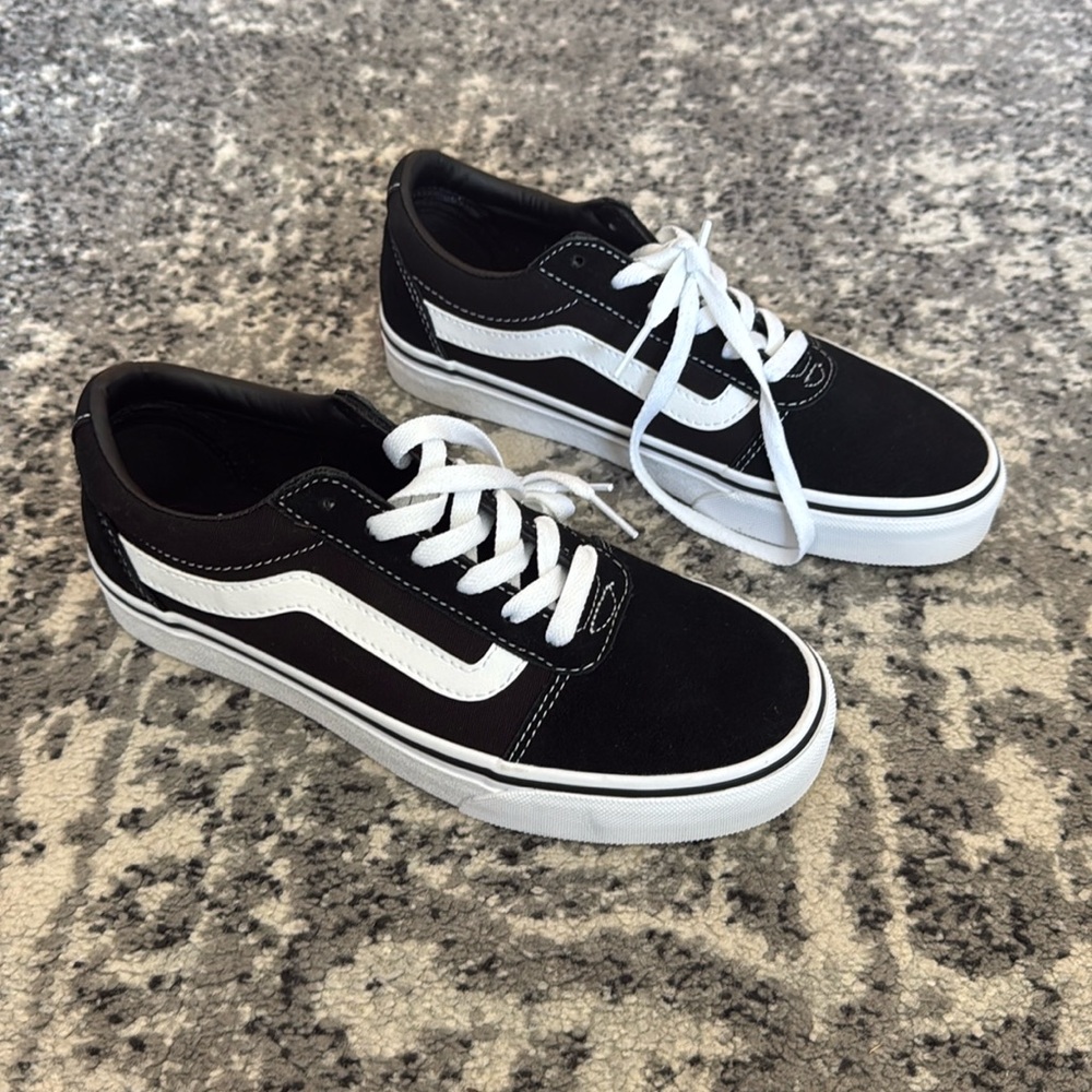 Classic Vans tennis shoes